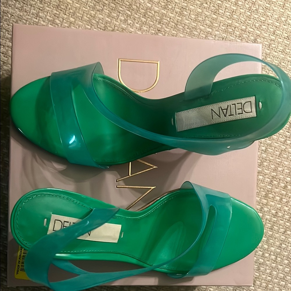 Delman Green Sandals with Glossy Finish and Open-Toe Design